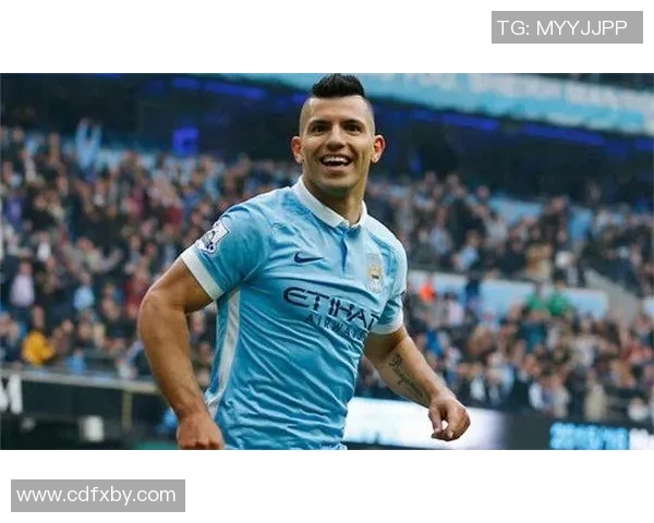 全球瞩目的足球明星们如何在赛场内外引领潮流与风尚